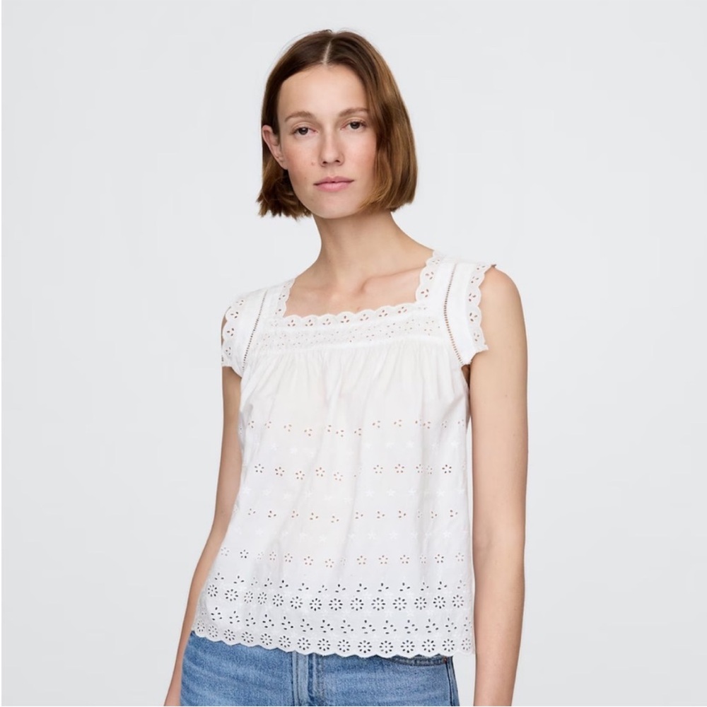 GAP X DOEN Eyelet Top